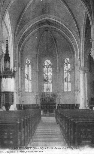 La nef centrale de l'église / Decoupy phot., Challans (vue 2).